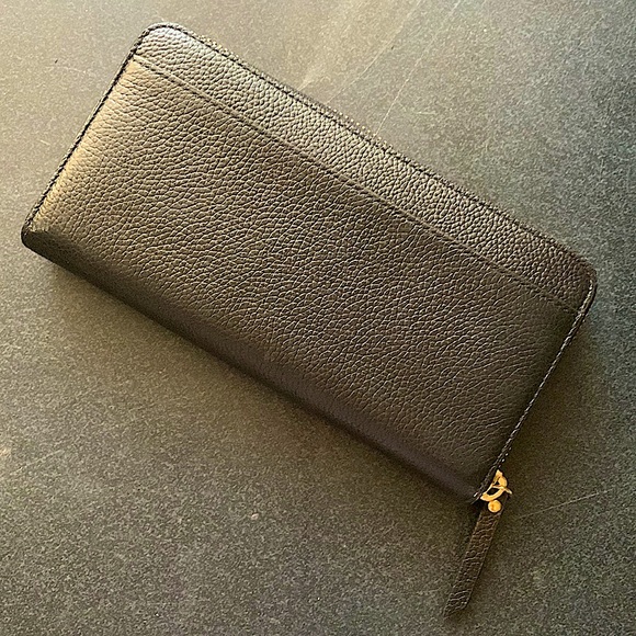 NWOT-Kate Spade black leather zipper wallet w/multiple slots  FIRM ON PRICE - Picture 8 of 9